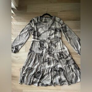Elegant Gray Patterned Dress